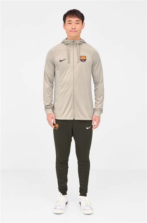 nike barcelona anzug herren|Trainingsanzüge Herren – Barça Official Store Spotify Camp Nou.